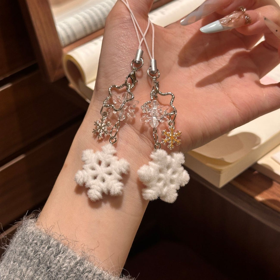 Winter-Themed Mobile Phone Charm Kalsten
