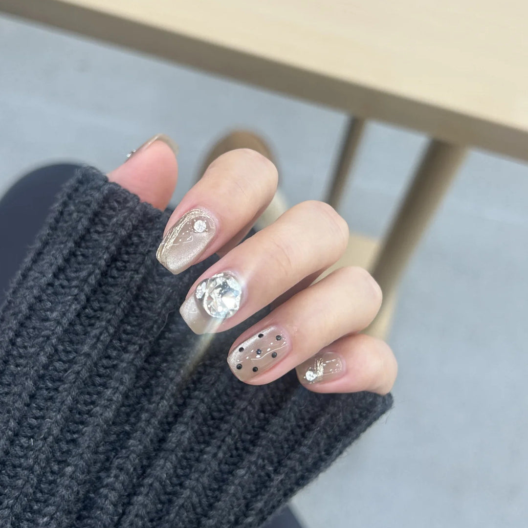 Luxury Decorative Press-On Nail Art Set Kalsten
