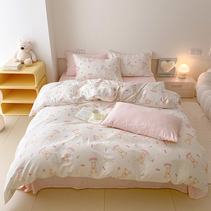Playful bed linen set made of cotton percale with peach print and reversible function