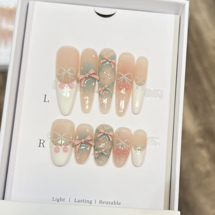 Elaborate Decorative Press-On Nail Art Set Kalsten