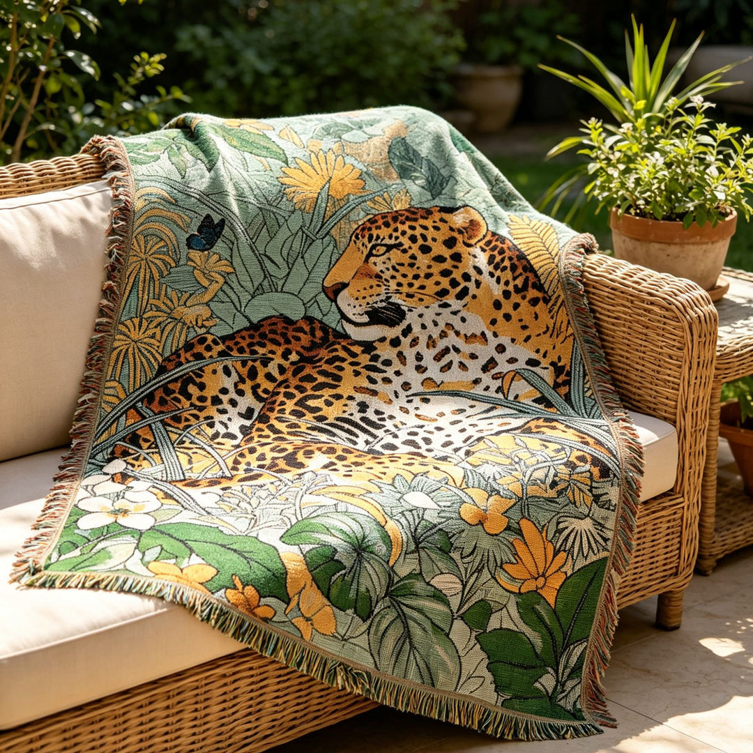 Decorative Animal-Themed Throw Blanket