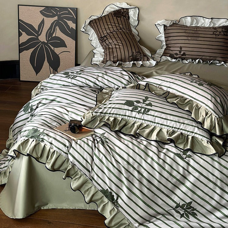 Romantic ruffled bedding set made of cotton satin with striped and floral jacquard