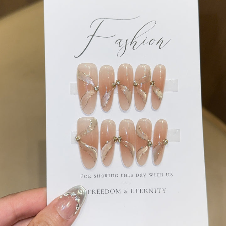 Artificial nails with elegant rhinestone accents Kalsten