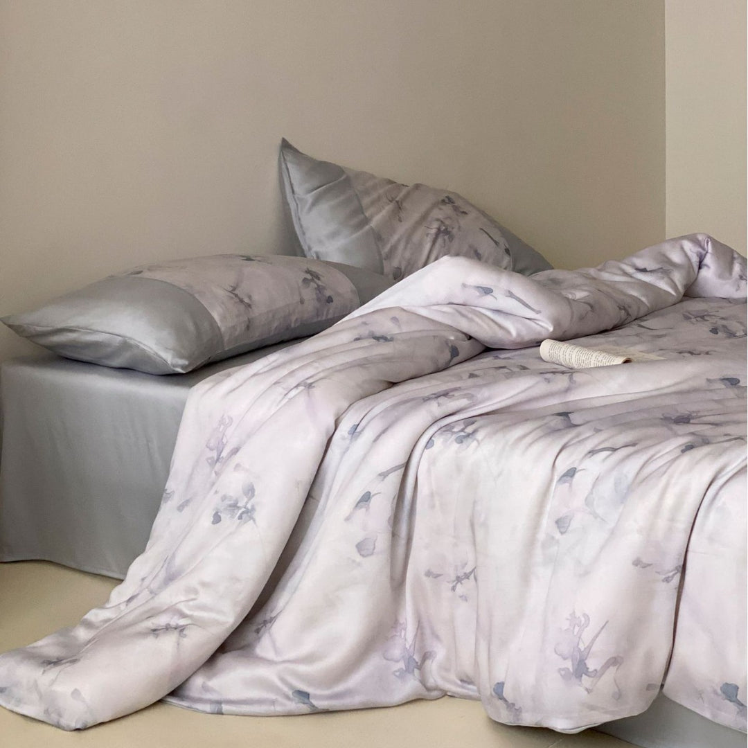 Bedding set made of cotton satin with floral vintage print