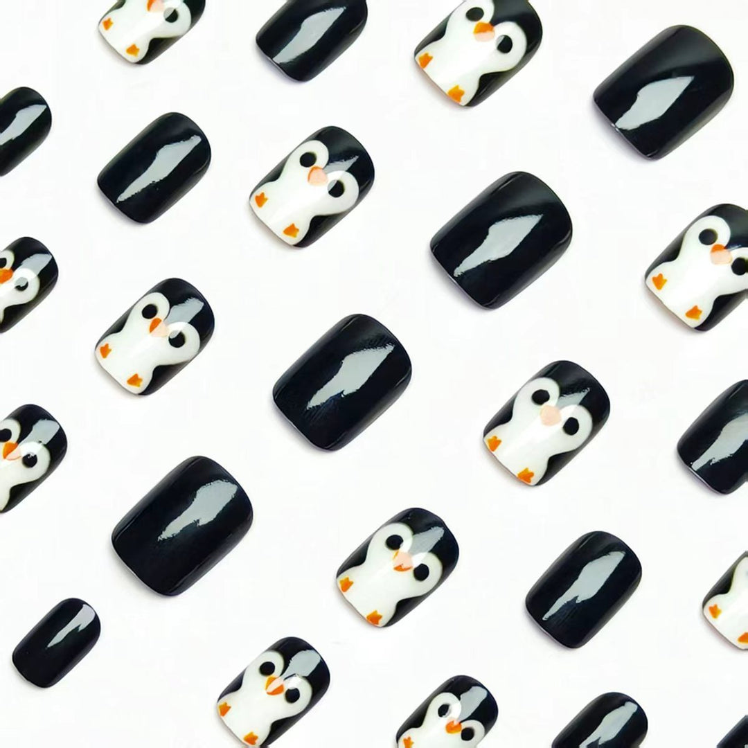 Artificial Nails in Winter Penguin Design Kalsten
