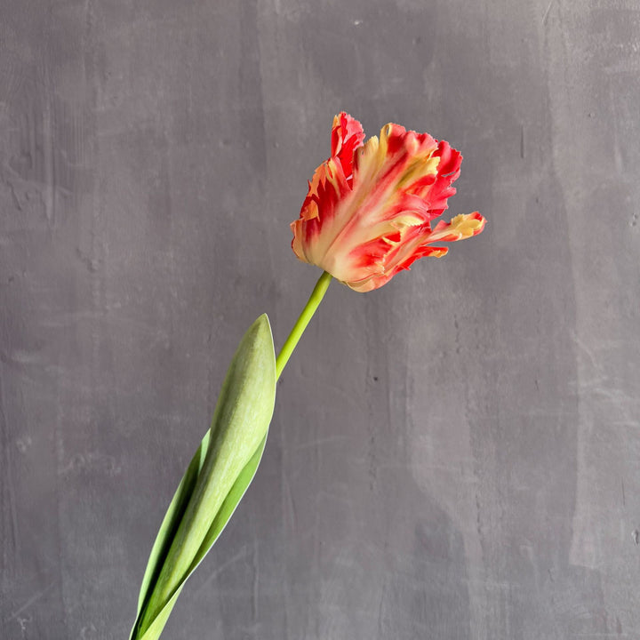 Lifelike Floral Accent