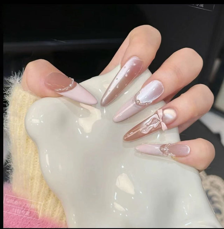 Glamorous artificial nail tips with elegant decorations Kalsten