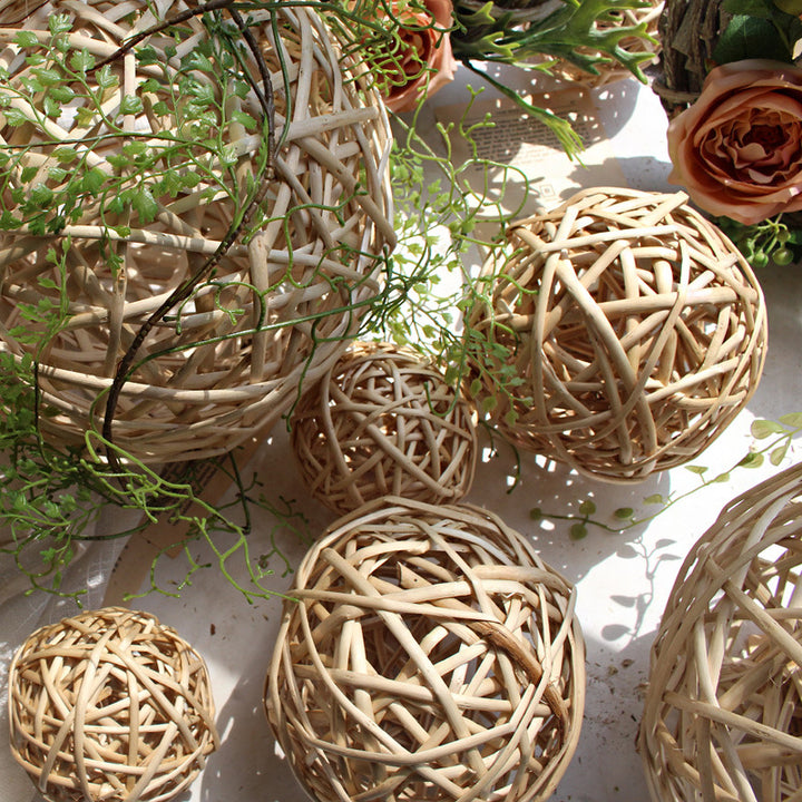 Decorative natural material decor ball Kalsten