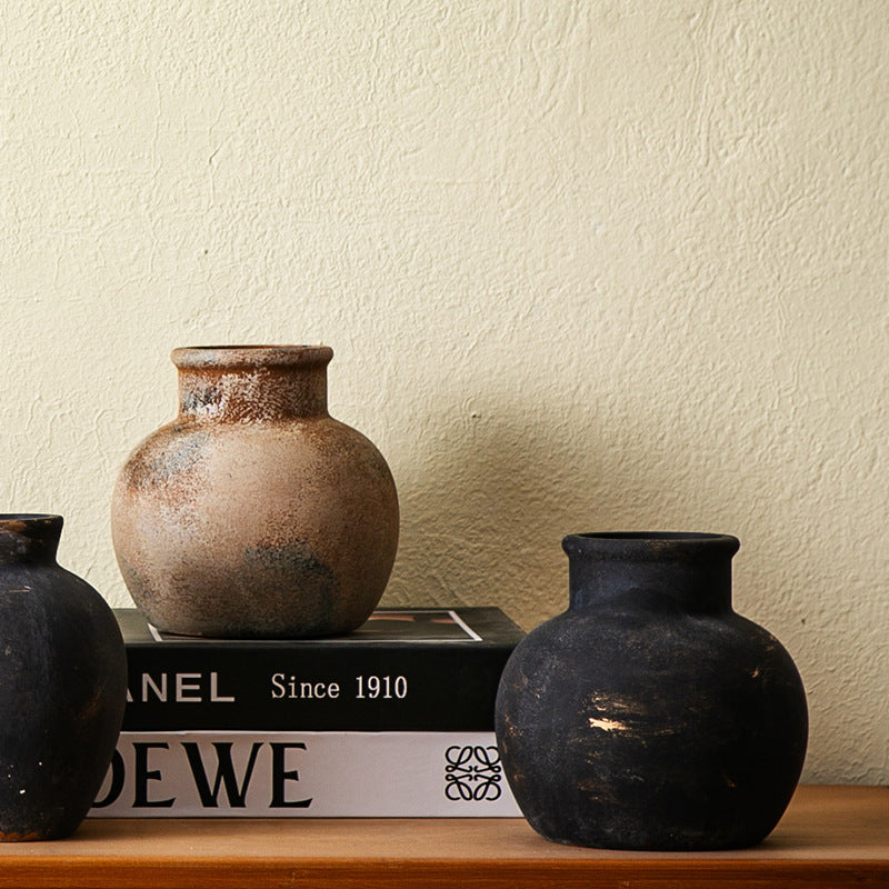 Handcrafted ceramic vase Kalsten