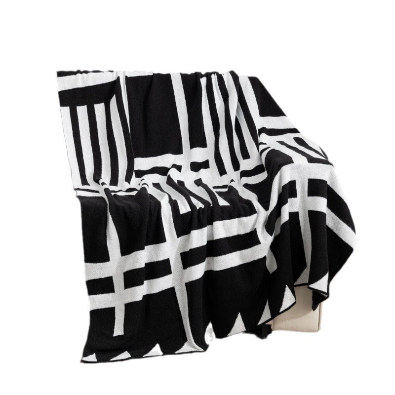 Geometric Pattern Throw Blanket