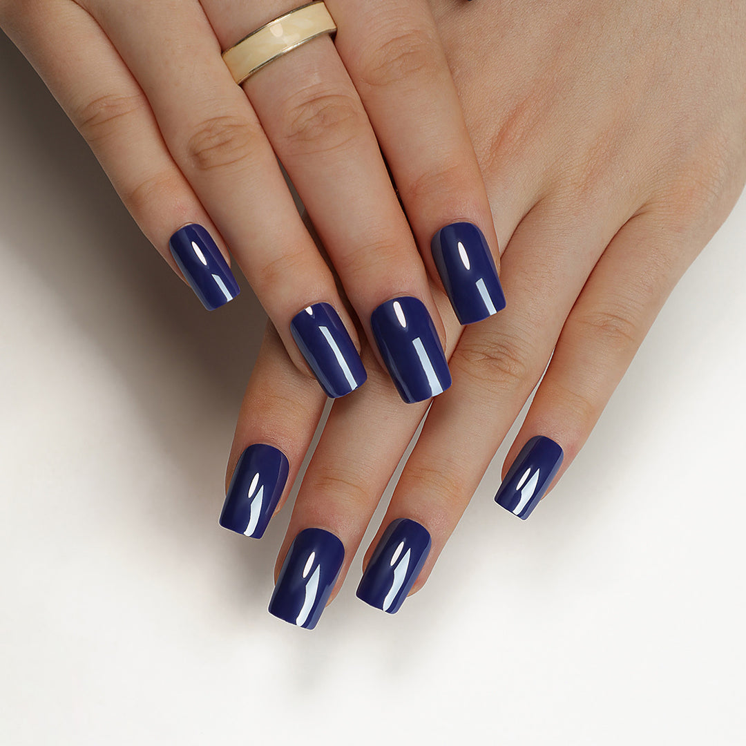 Glossy artificial nails with elegant manicure Kalsten