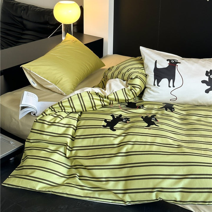 Bedding set with striped pattern and playful dog appliques