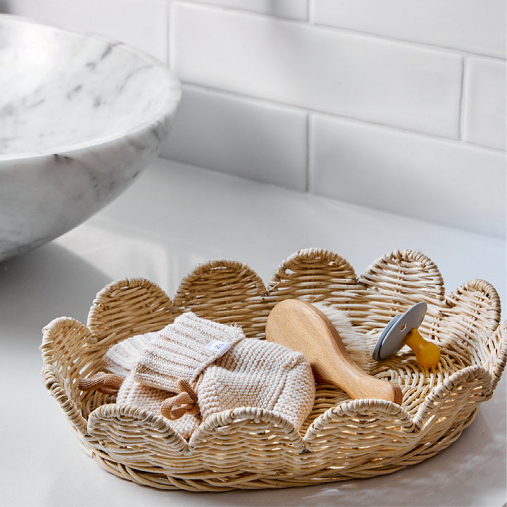 Wall basket in elegant shell design Kalsten
