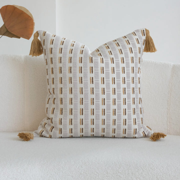 Decorative Accent Cushion for Sofa Decor