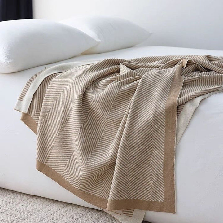 Patterned Throw Blanket Kalsten