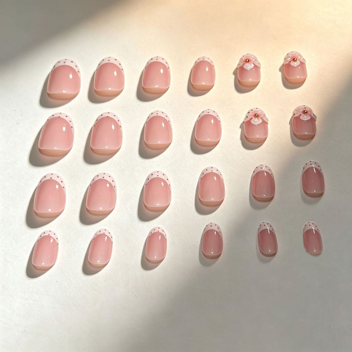 Floral Detailing Press-On Nail Art Kalsten