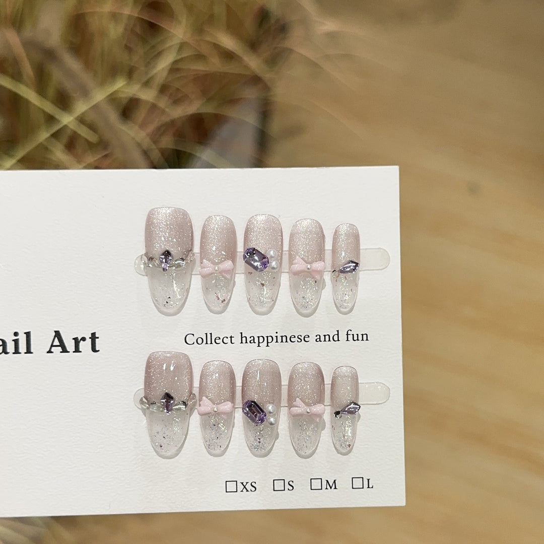 Decorative Press-On Nail Art Set with Elegant Accents