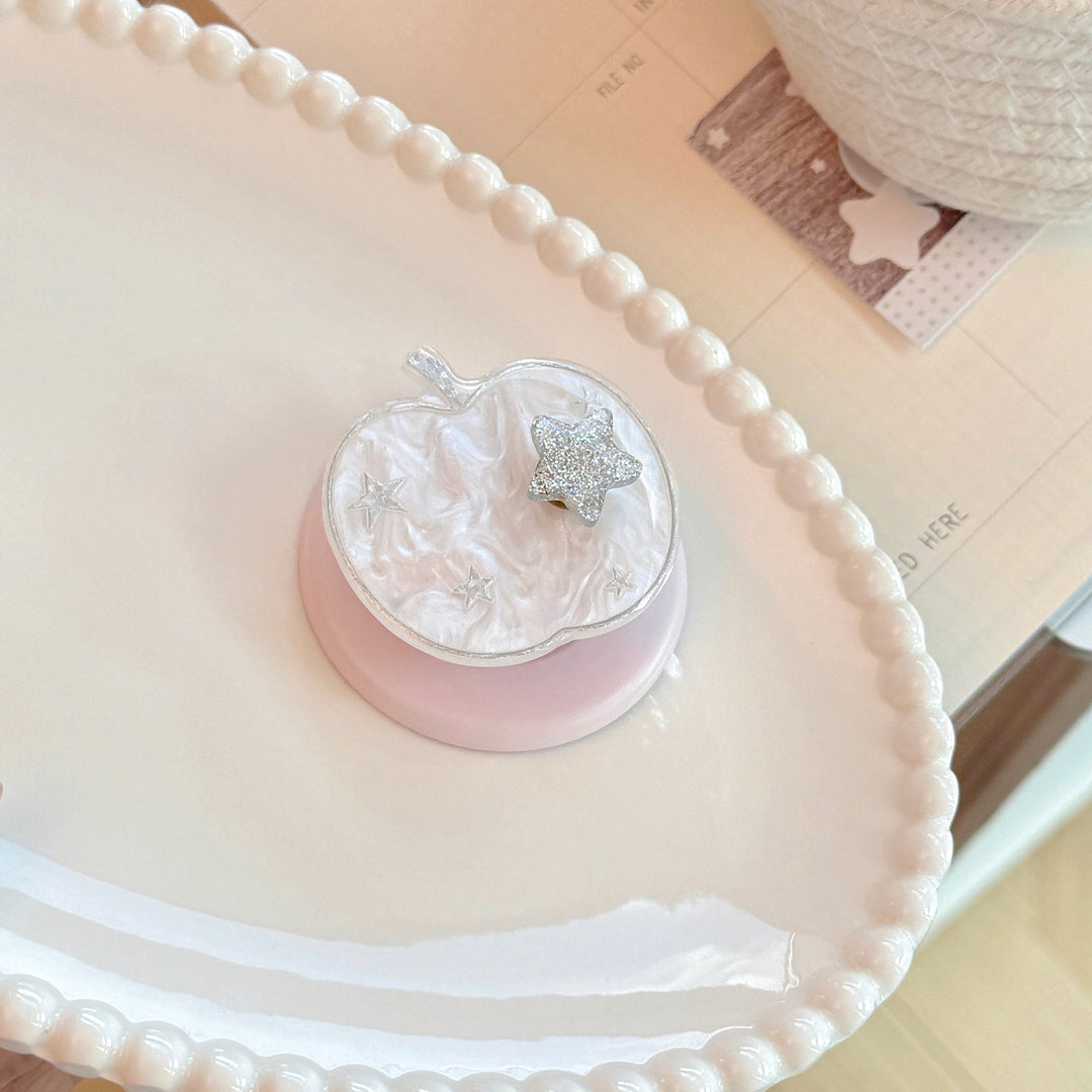 Playful cosmetic case in apple design Kalsten