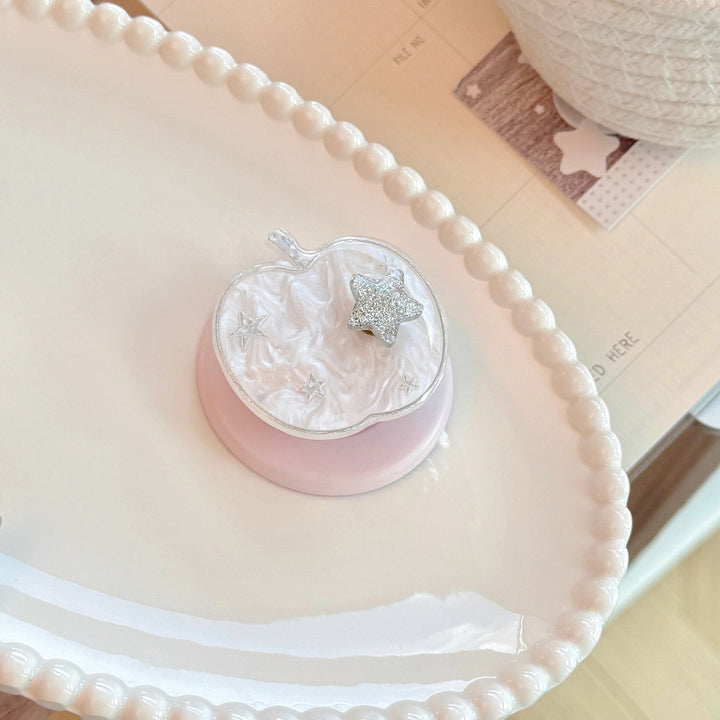 Playful cosmetic case in apple design Kalsten