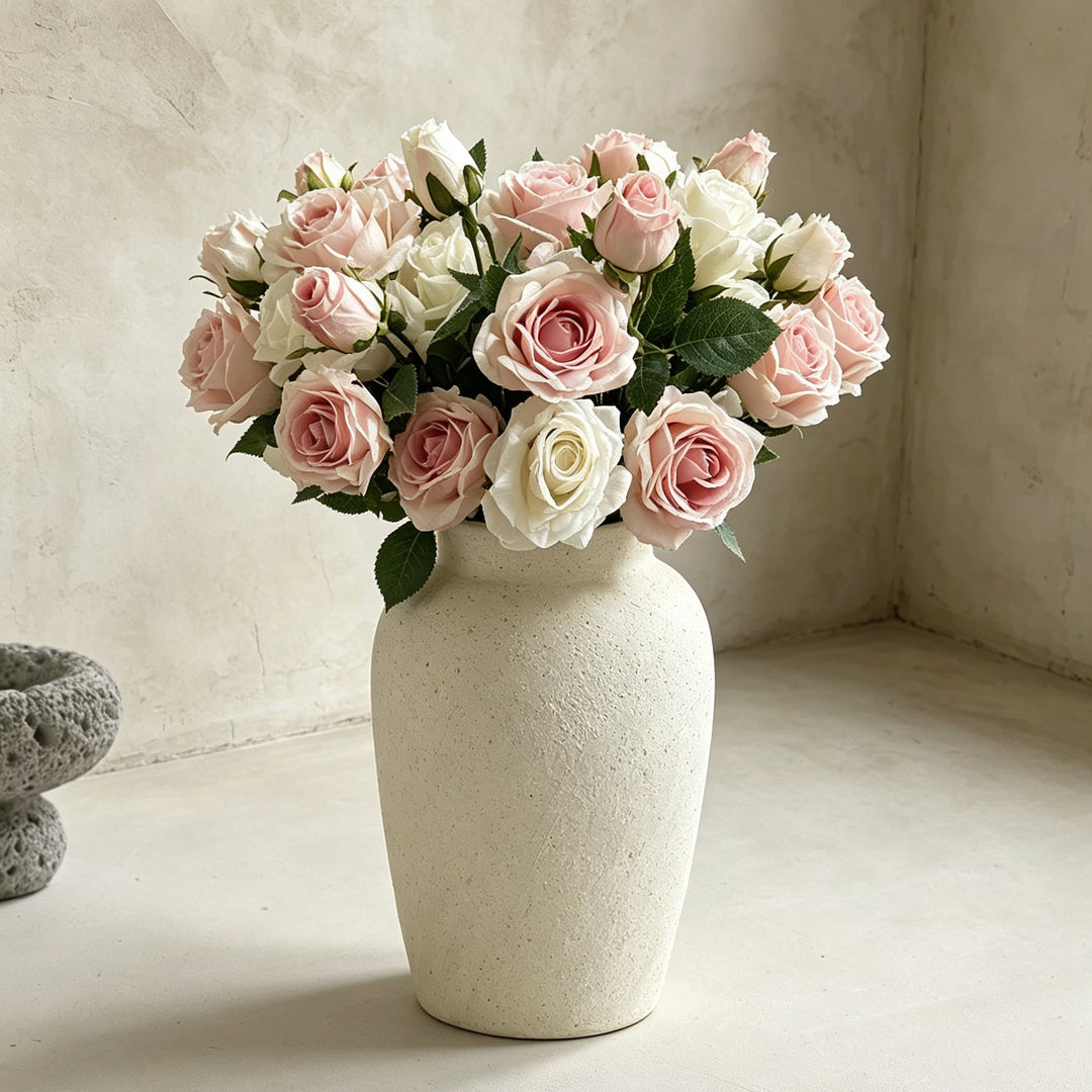 Elegant and modern ceramic vase Kalsten