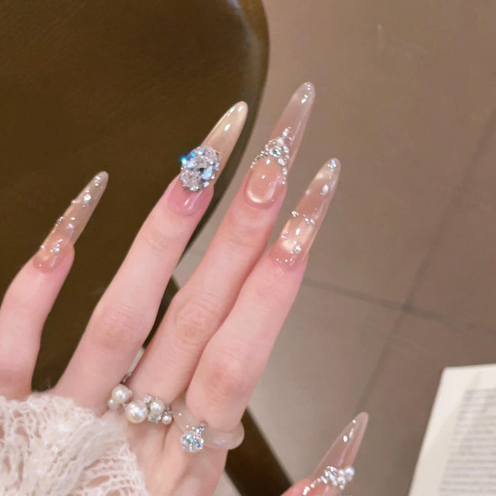 Artificial nails with glamorous design Kalsten