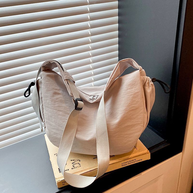 Relaxed Sling Bag Kalsten