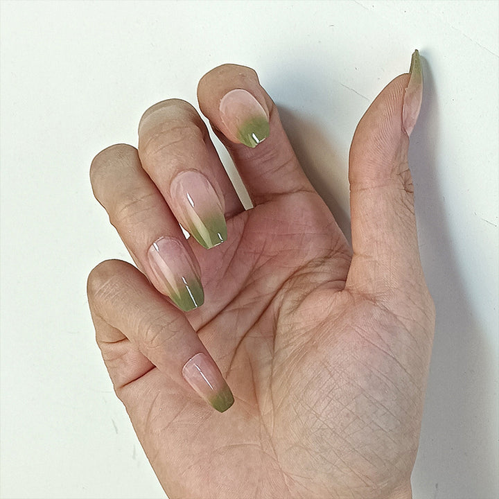 Artful Nail Tips with Ombre Effect Kalsten