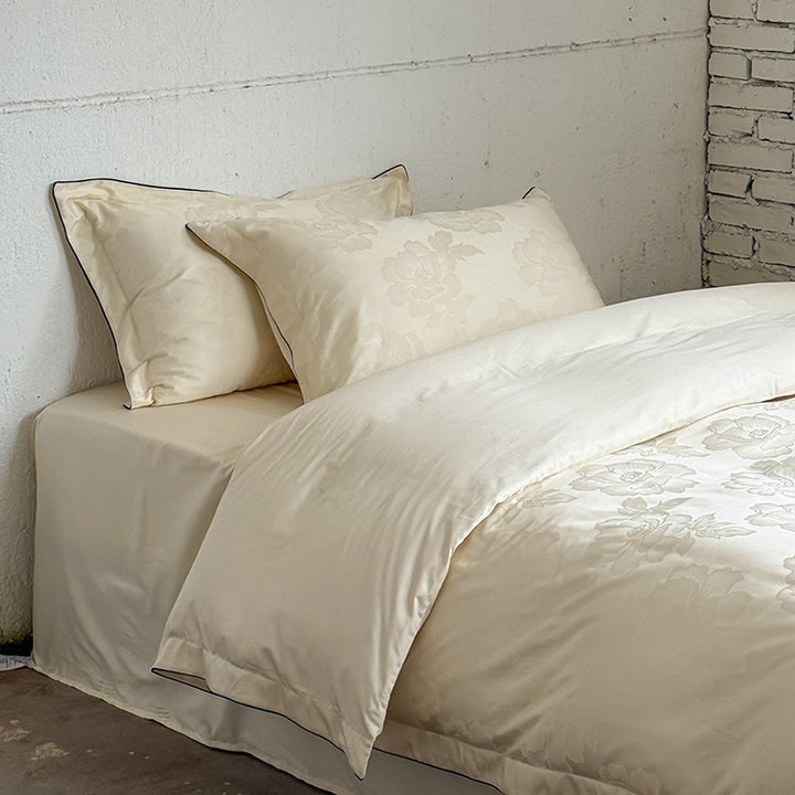 Satin-bedcover-set with subtle tone-on-tone floral jacquard