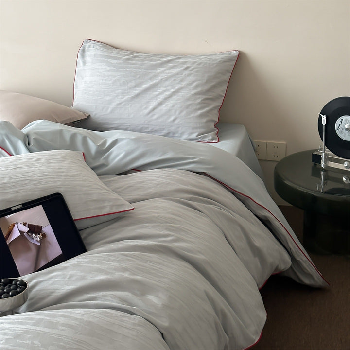 Structured cotton bedding with fine relief texture