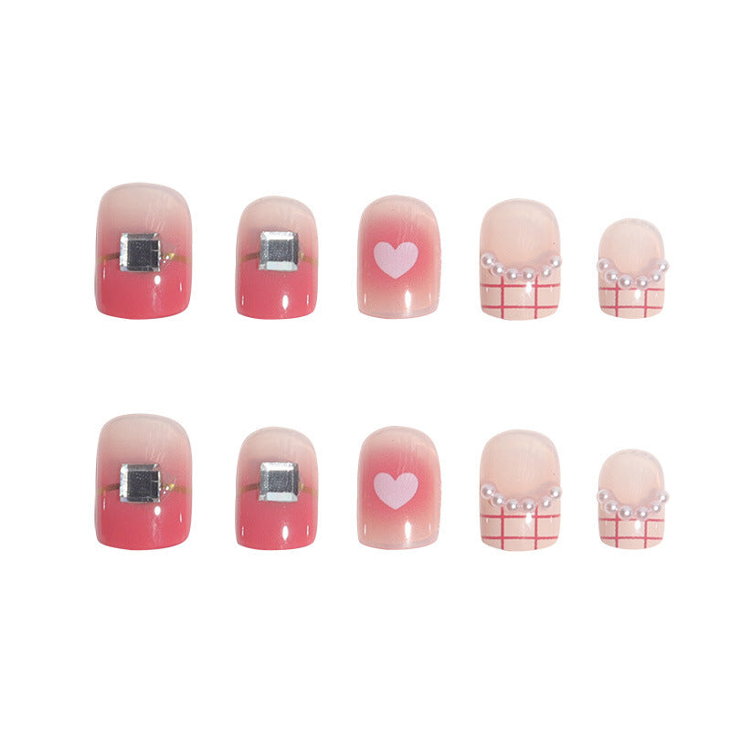 Glamorous Heart-Accented Nail Art Kalsten