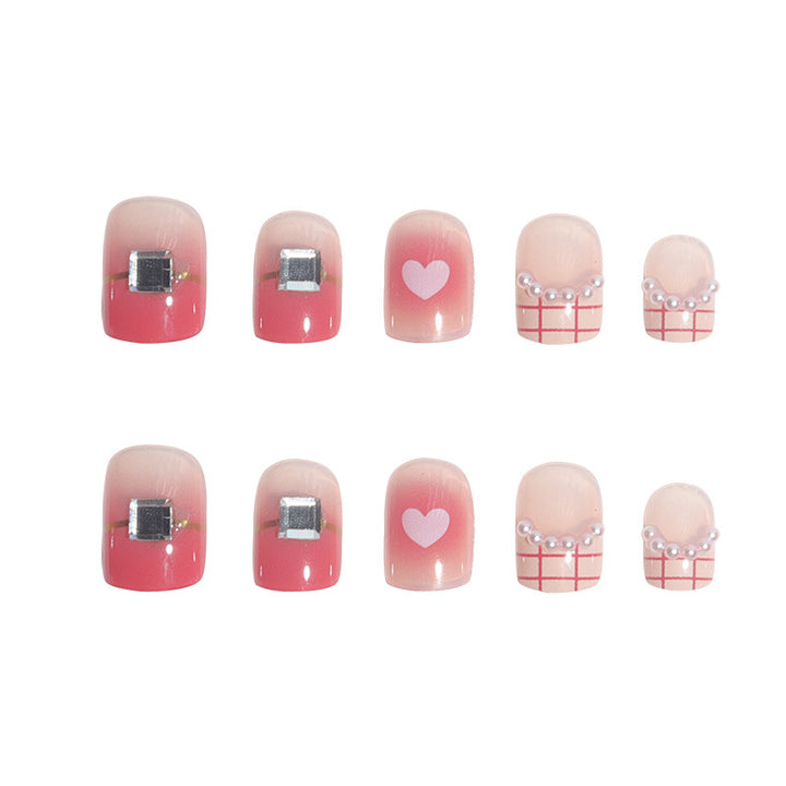 Glamorous Heart-Accented Nail Art Kalsten