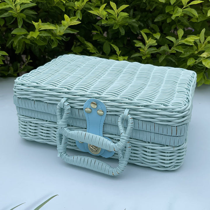 Vintage-Inspired Woven Storage Case Kalsten