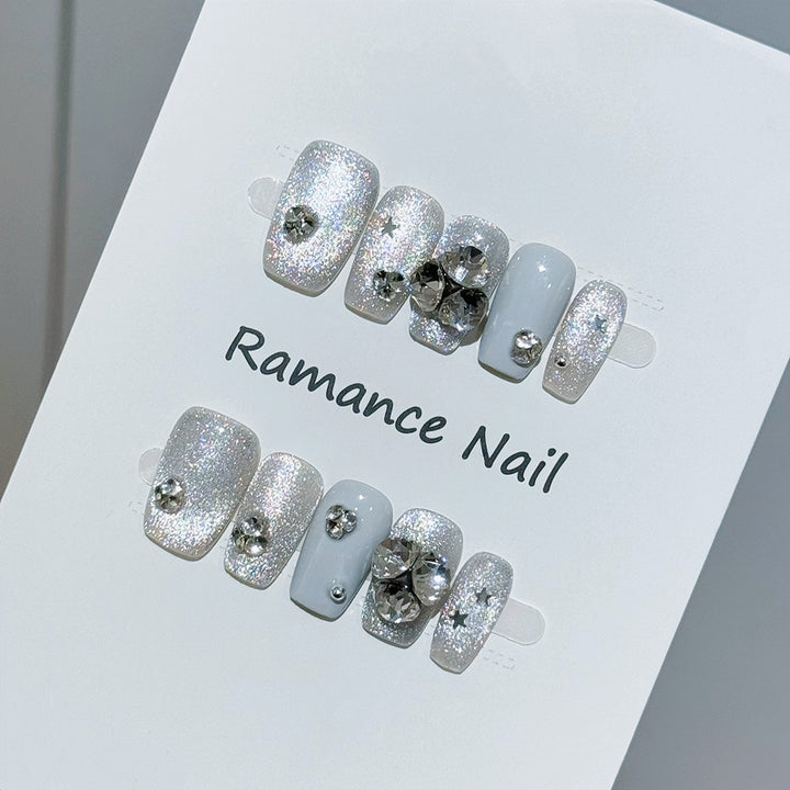 Glamorous Rhinestone-Embellished Press-On Nail Art Kalsten