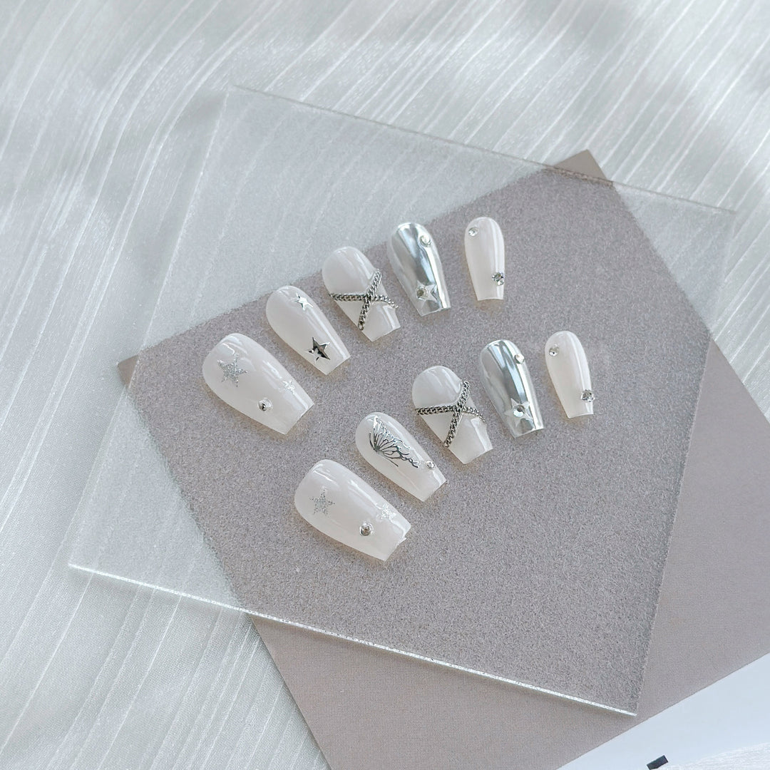 Artistic Press-On Nail Art Set with Elegant Silver Accents
