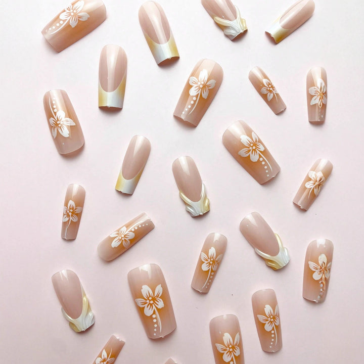 Artificial nail set with elegant floral designs and high-gloss finish Kalsten