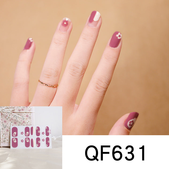 Artificial nail design with heart motif Kalsten