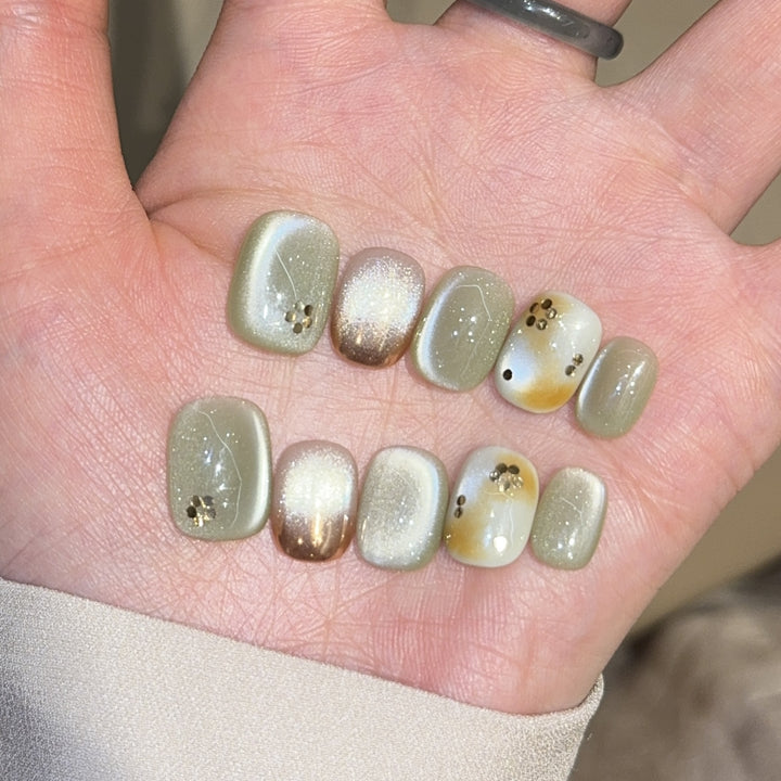 Artificial nails with modern accents Kalsten