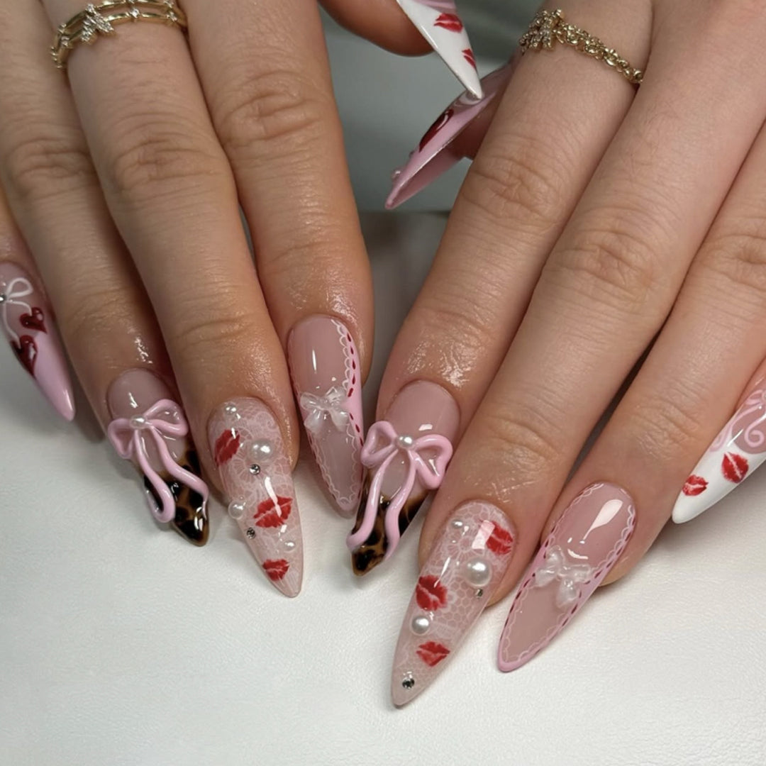 Elegant artificial nails with floral accents Kalsten