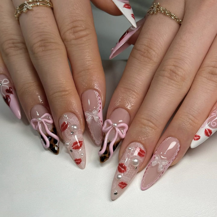 Elegant artificial nails with floral accents Kalsten