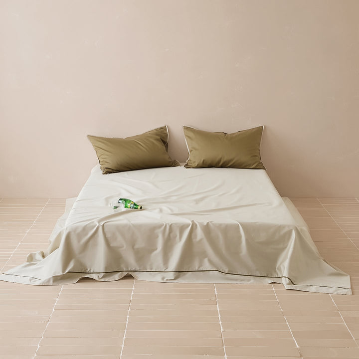 Noble cotton satin bed sheet and pillowcase set with fine piping