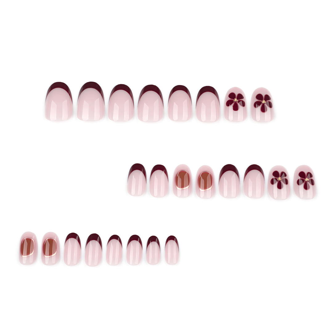 Elegant Nail Art with Floral Accents and Golden Details Kalsten