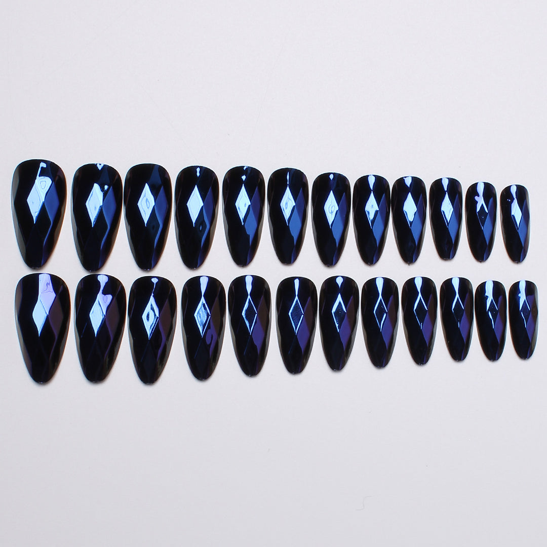 Diamond-Shaped Press-On Nail Set Kalsten