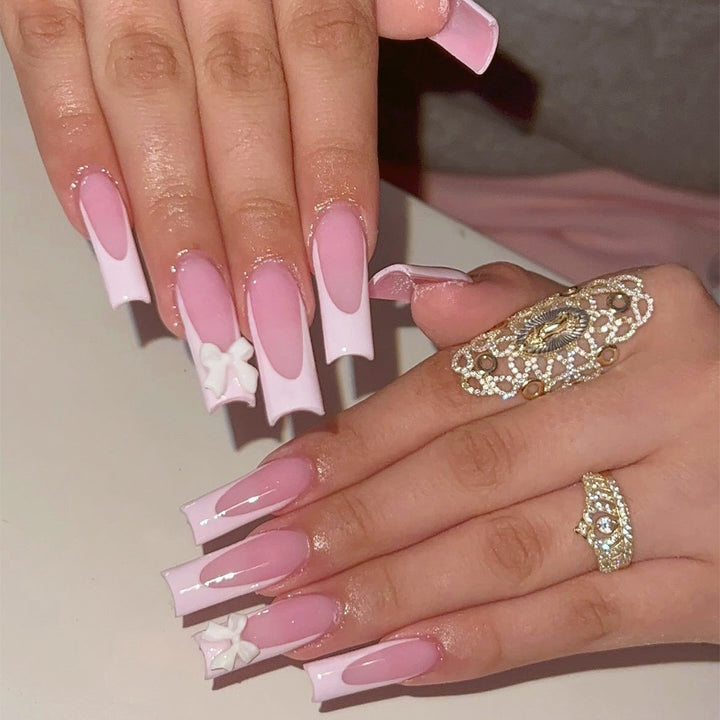 Artificial nail set with elegant tips and playful 3D design Kalsten