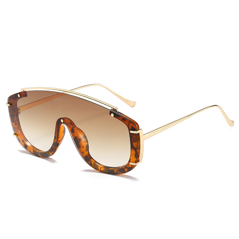 Fashion-Forward Futuristic Shield Sunglasses Kalsten