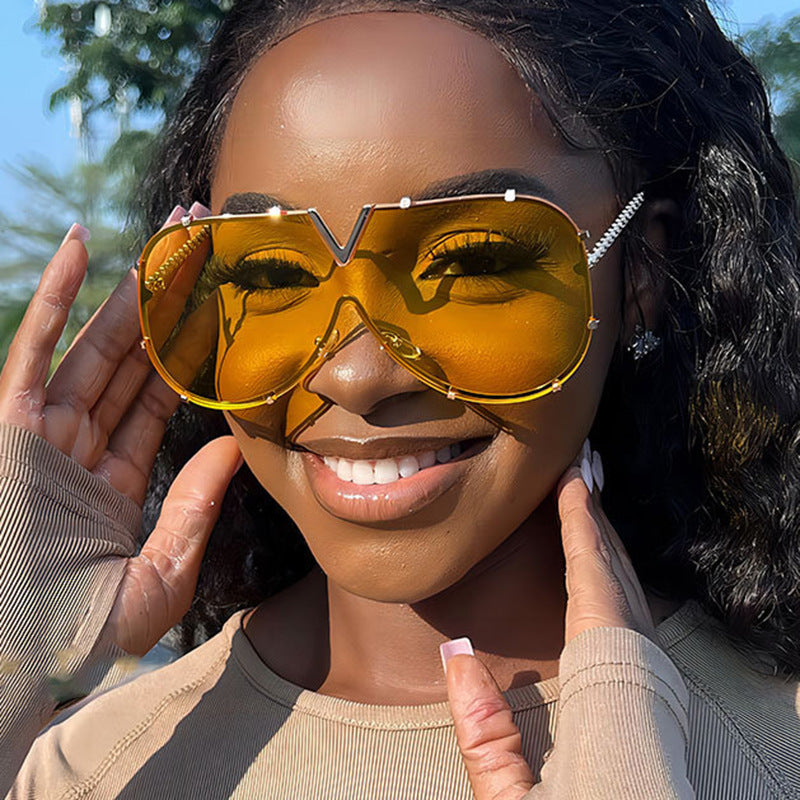 Women oversized goggles in futuristic design Kalsten
