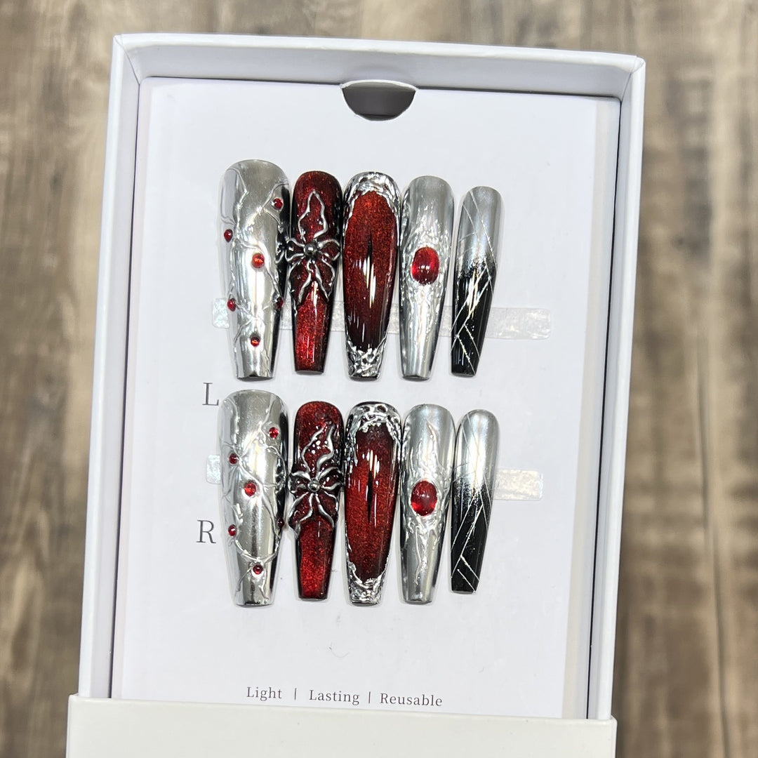 Decorative Press-On Nail Art Set with Chic Metallic Accents Kalsten