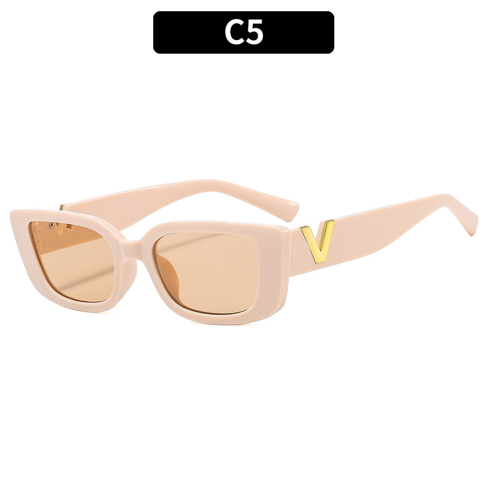 Chic Angular Frame Sunglasses