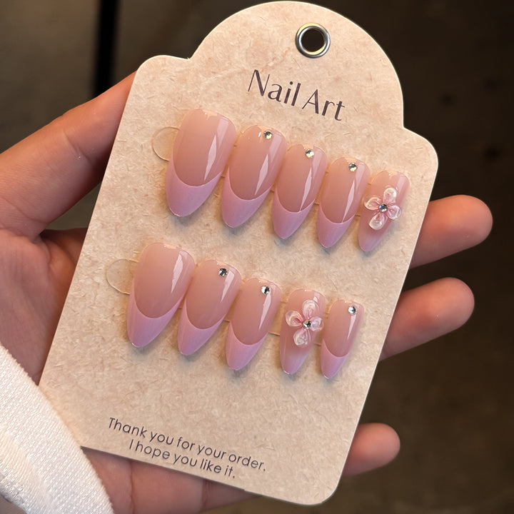 Elegant Floral-Accent Press-On Nail Set Kalsten