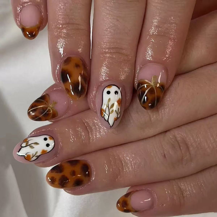 Nail art set with elegant owl motifs and animal accents Kalsten