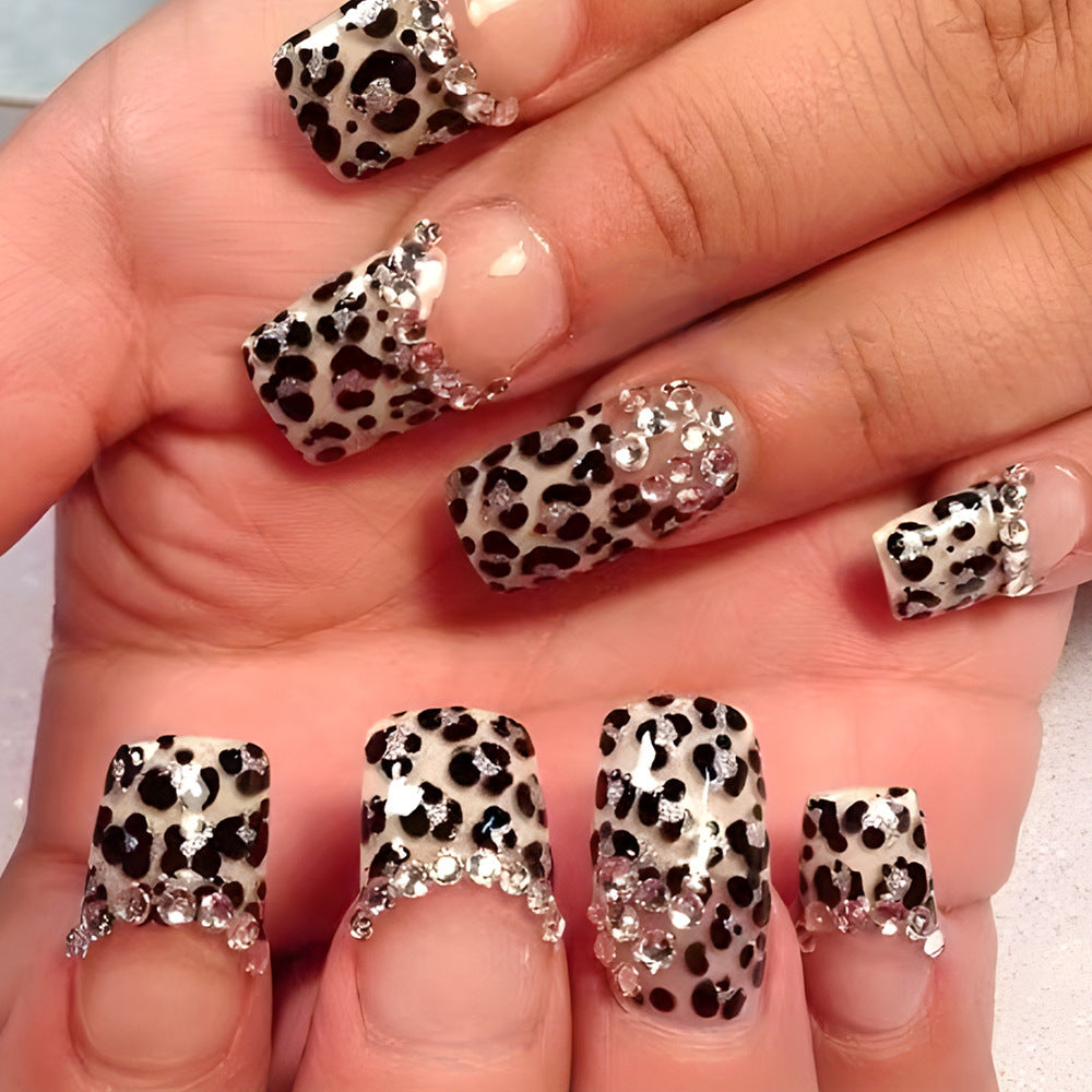 Decorative Nail Art with Rhinestones Kalsten